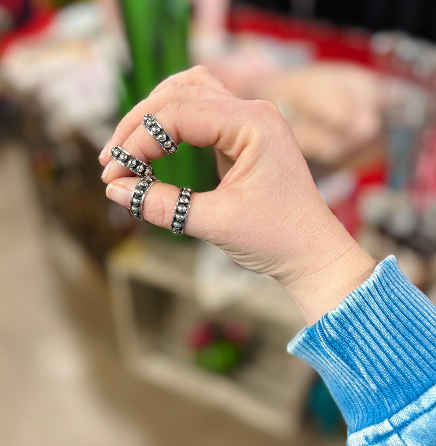 {Hico} Silver 4mm Stud Band Ring
