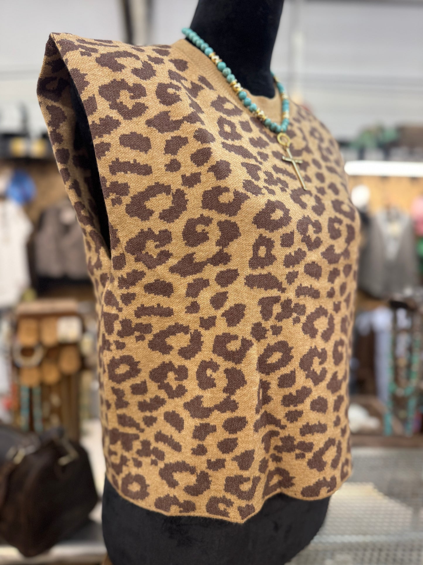 {WILD} Leopard Print Sleevless Sweater