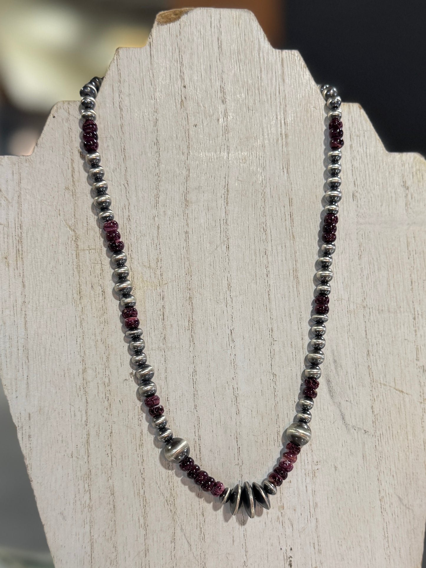 Purple Spiny Oyster Graduated Pearls Necklace