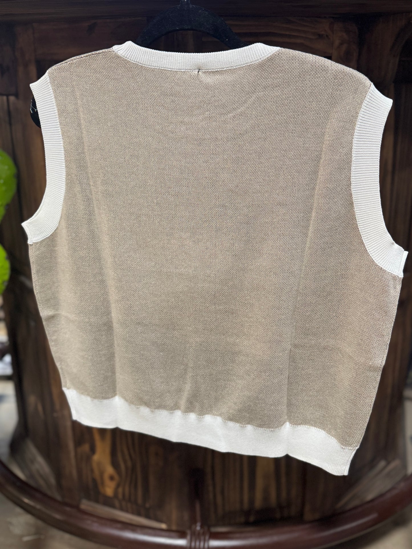 {Stable} Light Weight Knit Sweater Vest