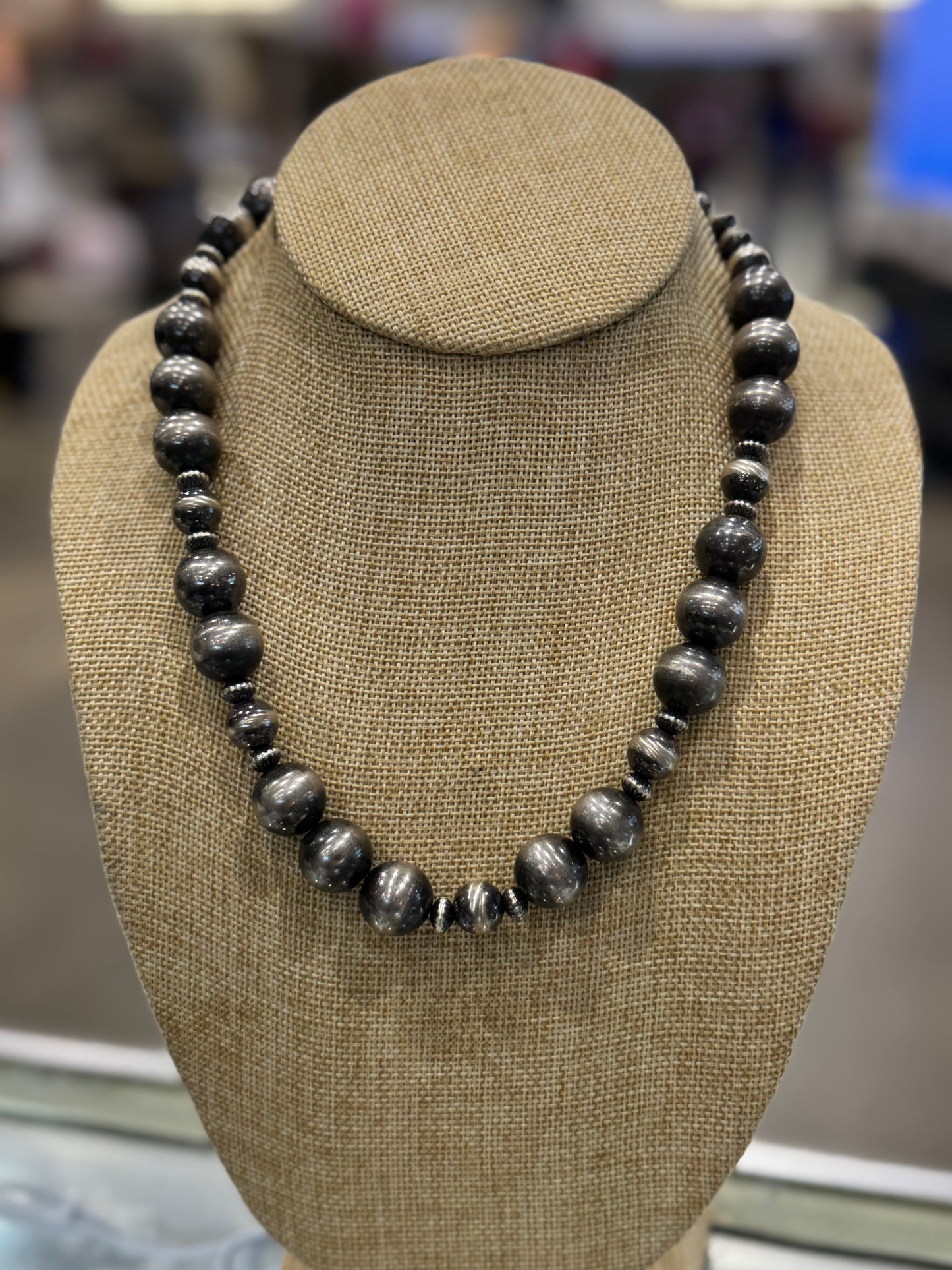{Texas} Chunky Navajo Pearl Necklace