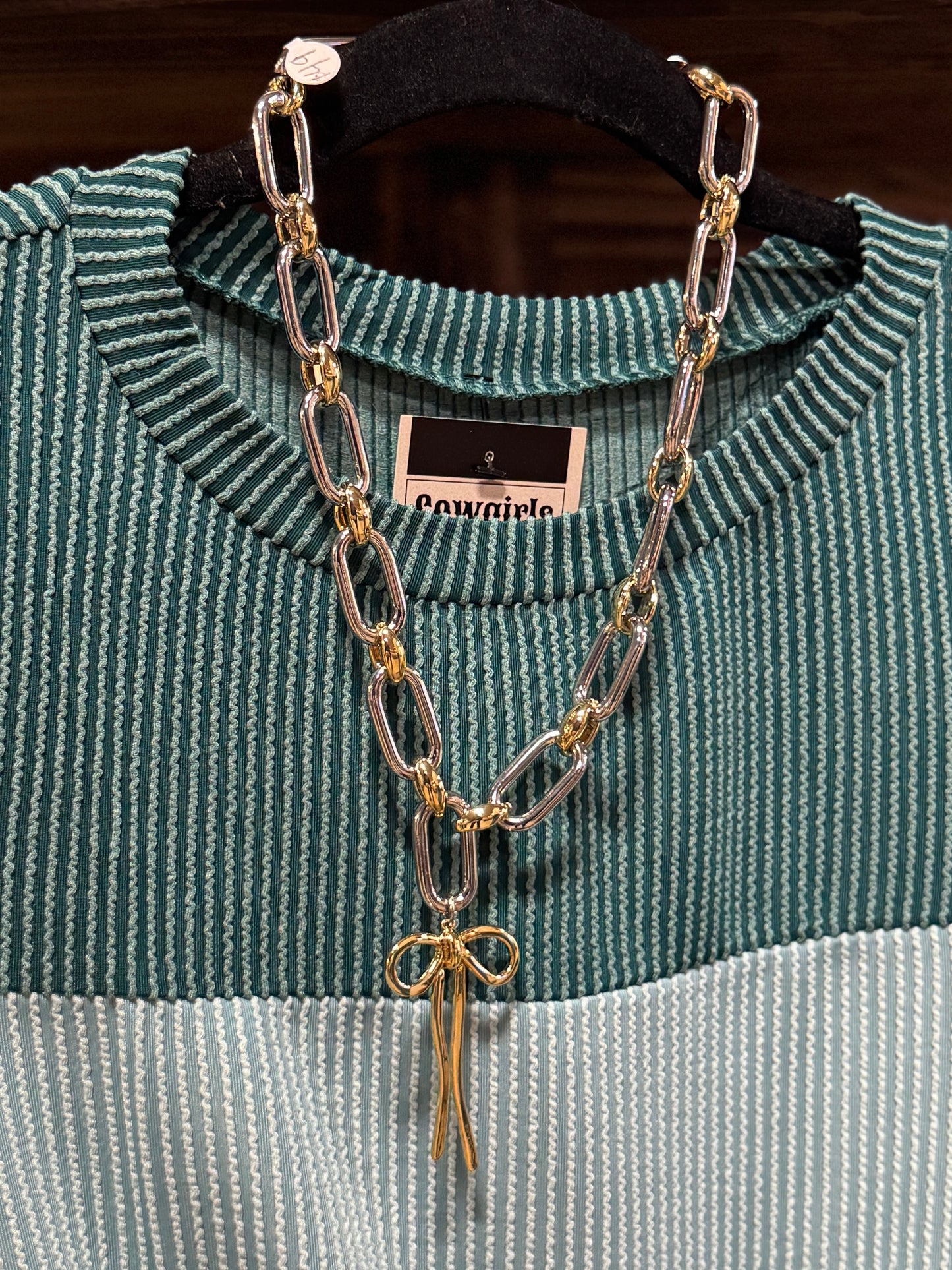 Two-Tone Bow Chain Necklace