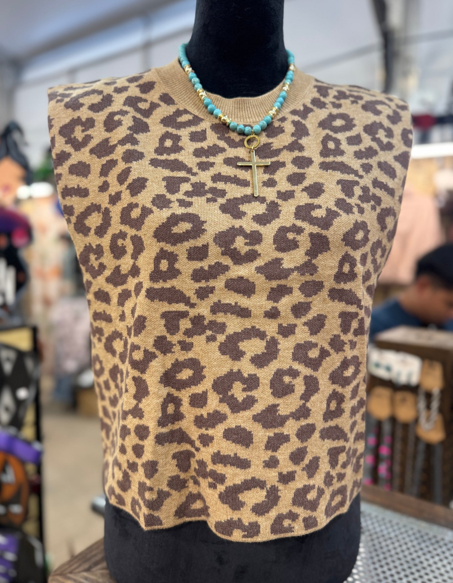 {WILD} Leopard Print Sleevless Sweater