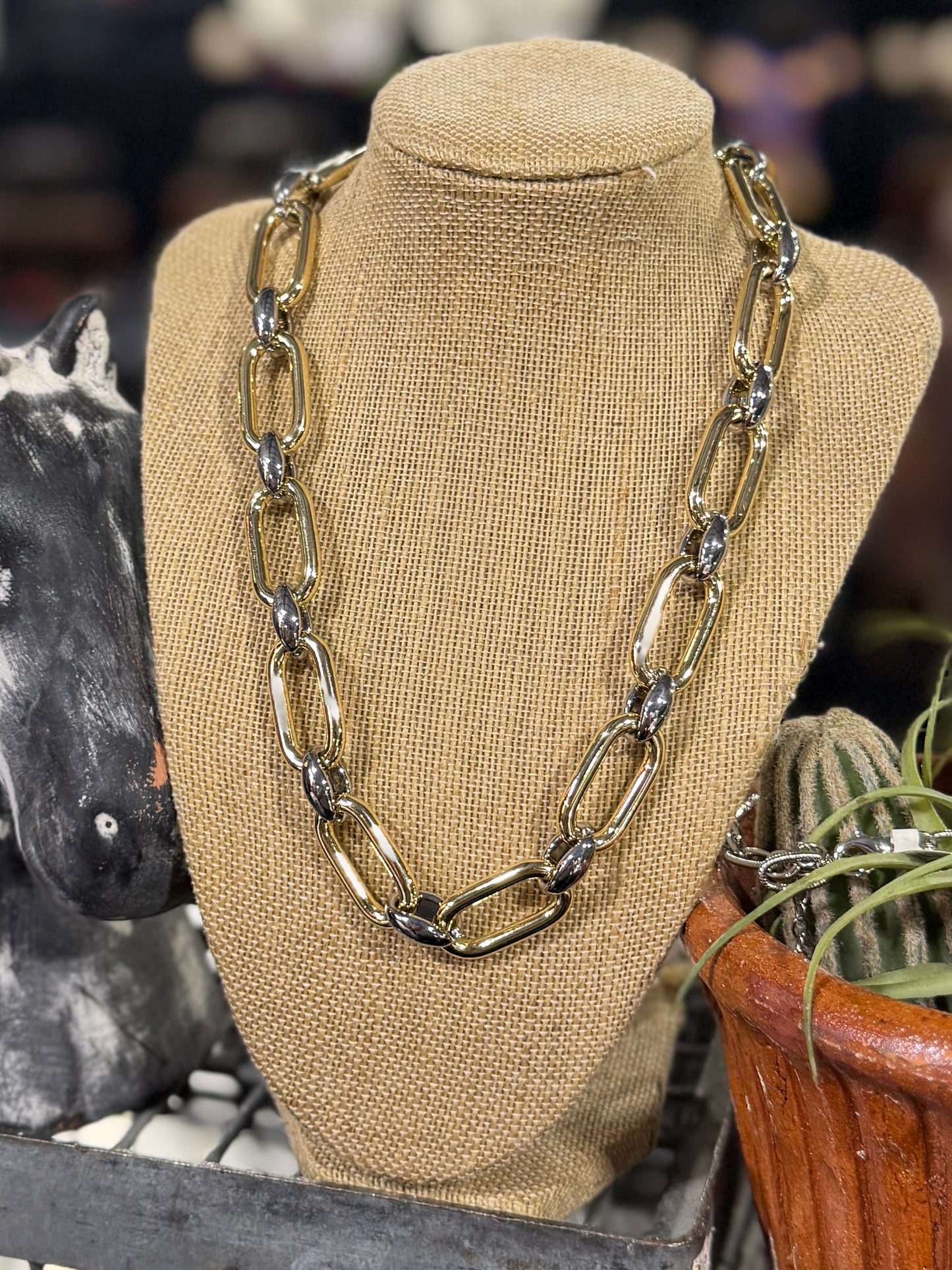 {Dallas} Two-Tone Chunky Chain Necklace
