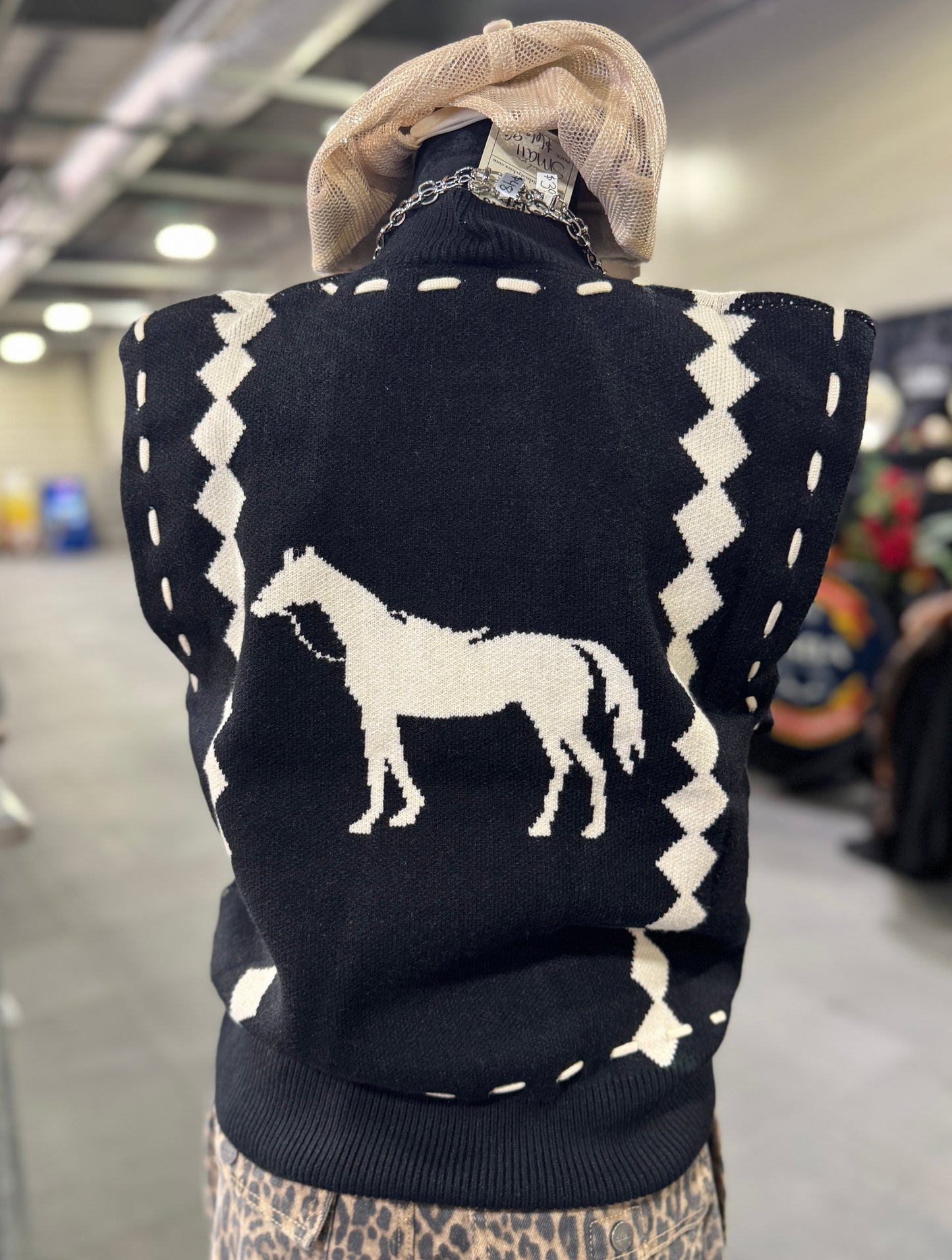 Sleeveless Horse Knit Top