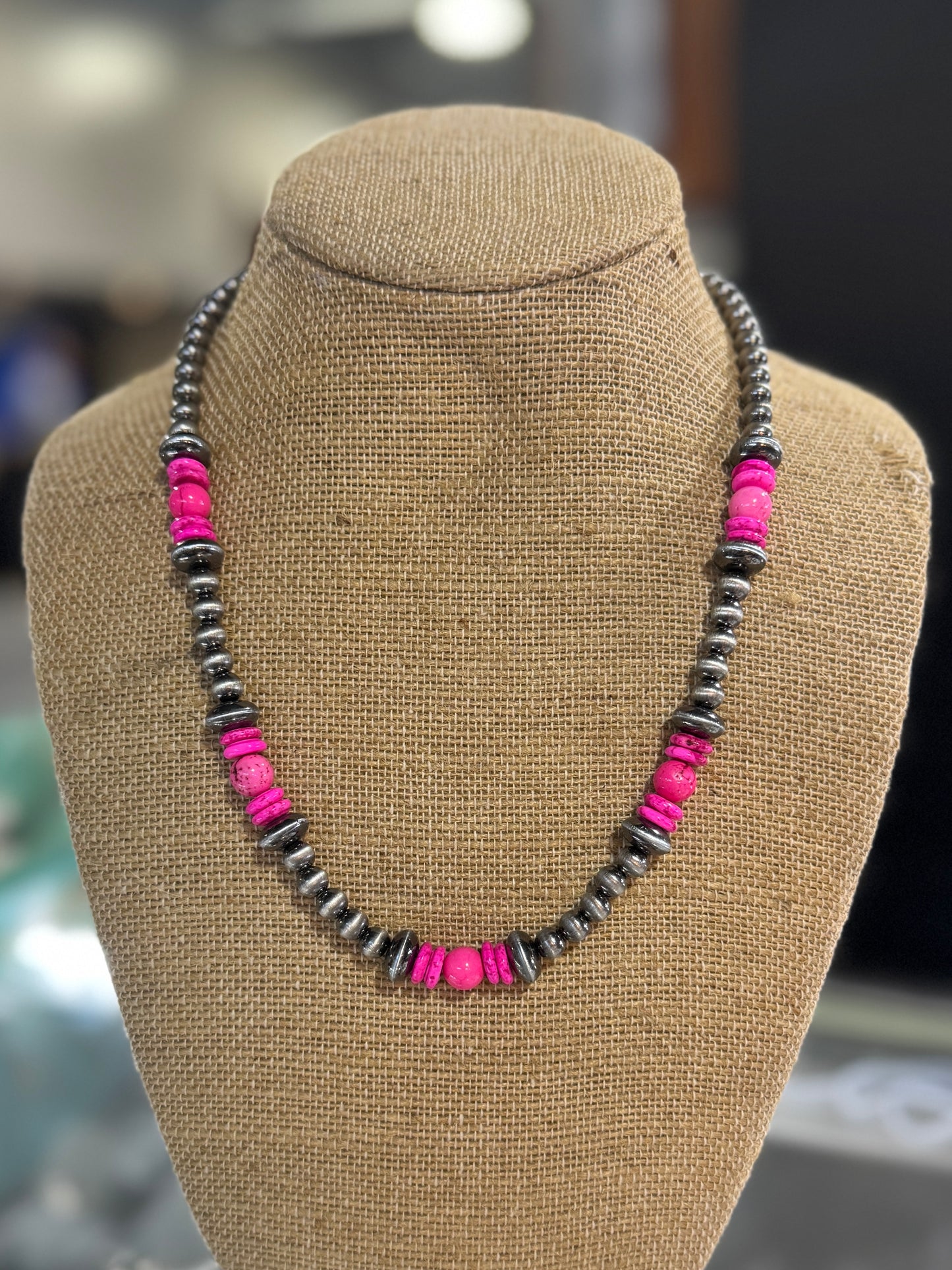 {Barbie} Pearl Necklace