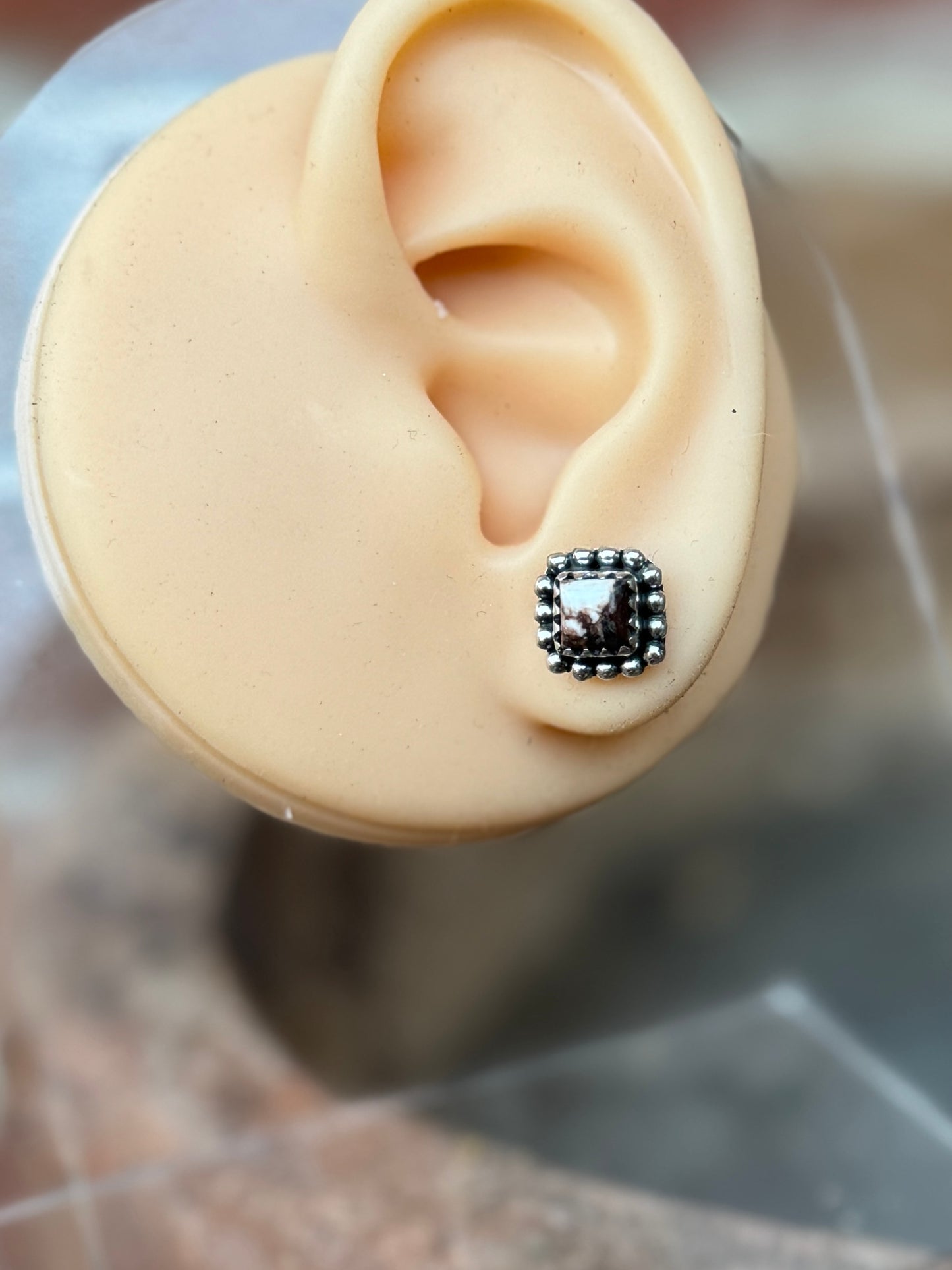 {Everyday} Wild Horse Sterling Stud