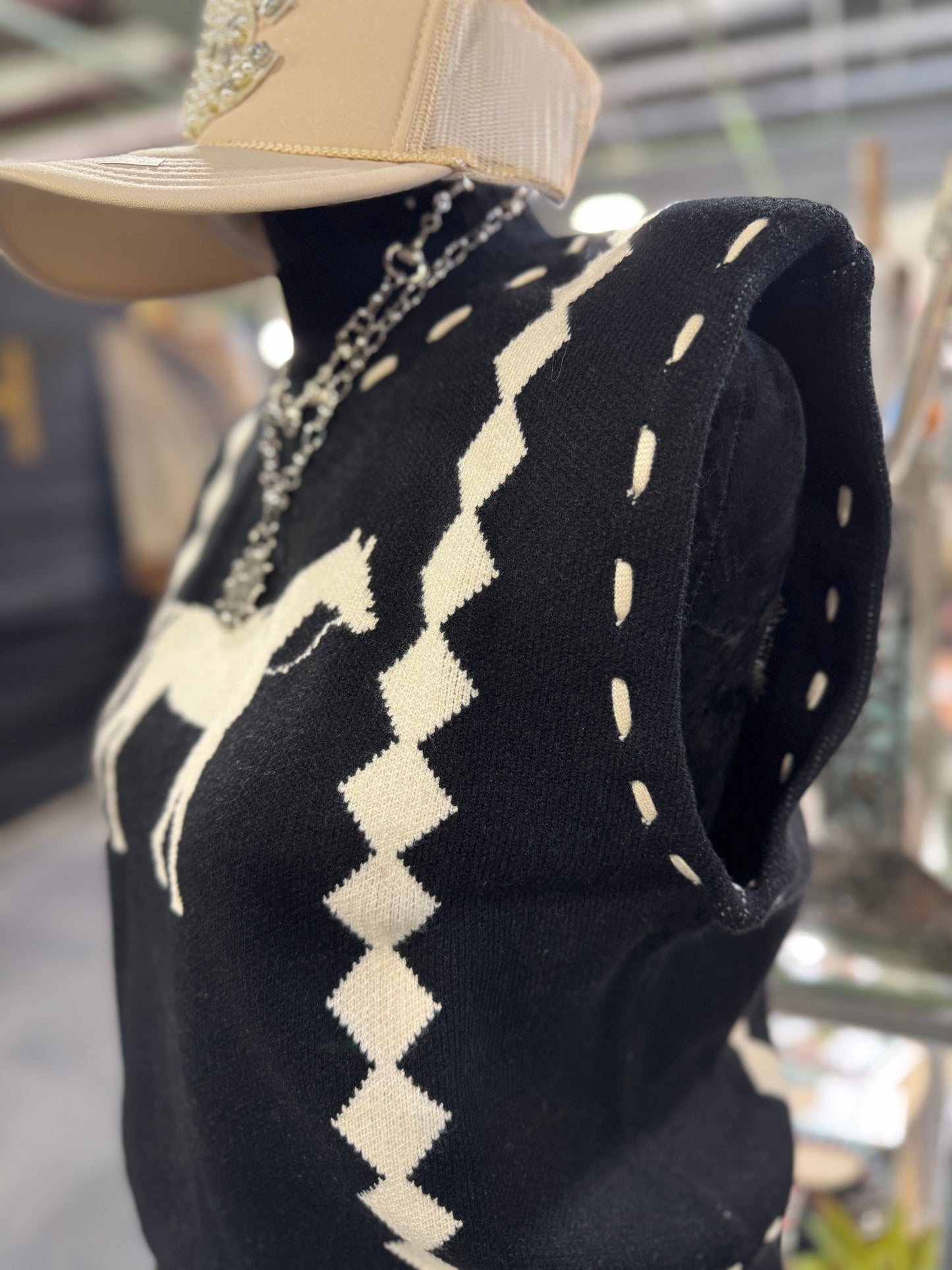 Sleeveless Horse Knit Top