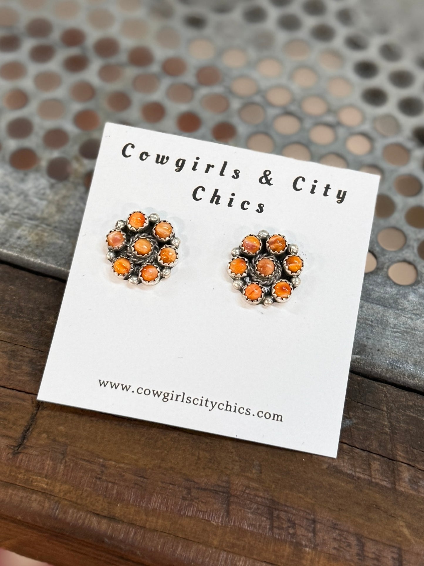 Small Spiny Oyster Round Stud Earrings