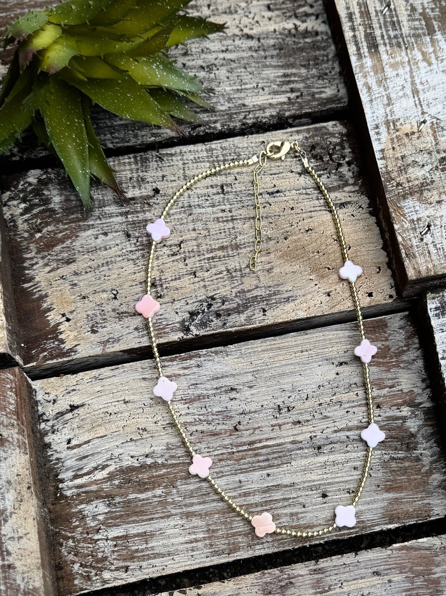 Pink Conch & Gold Necklace - Cowgirls & City Chics