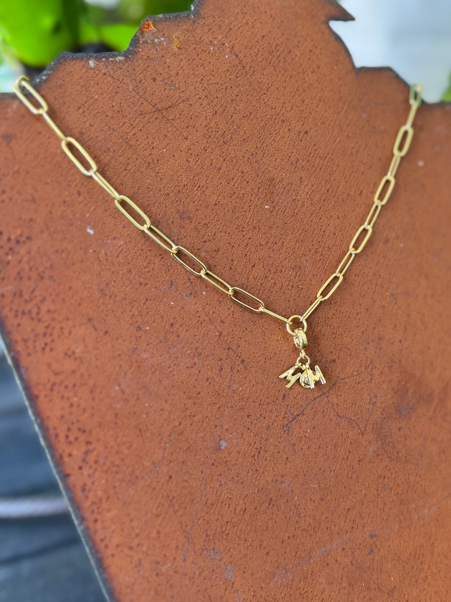 Plain MOM Charm Necklace
