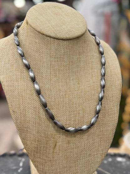{Houston} Solid Barrel Necklace