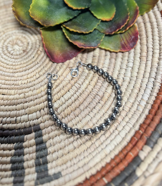 {LILY} 6mm Pearl Bracelet
