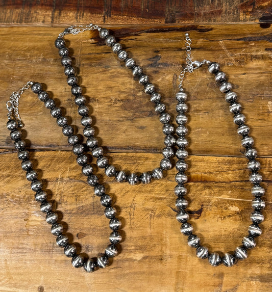 Chunky Plain Pearl Necklace