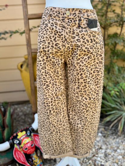 {Leopard} Risen Cropped Barrel Jean