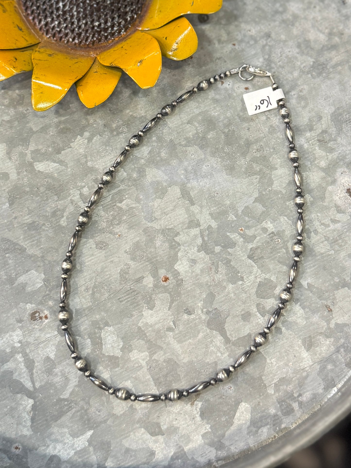 {Denver} Small Barrel & Silver Pearl Necklace