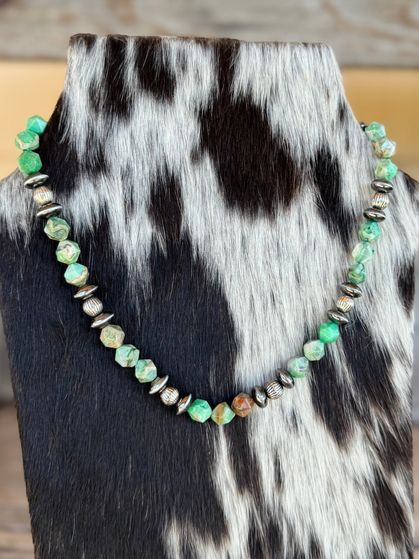 {Greens} Pearl Necklace