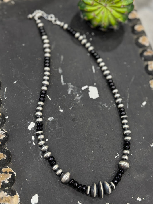 {Black Knight} Graduated Pearls Necklace