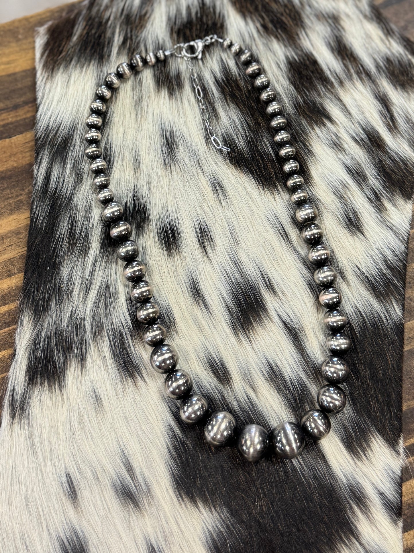 {Tejas} Graduated Pearl Necklace