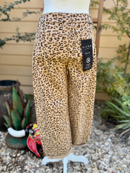 {Leopard} Risen Cropped Barrel Jean