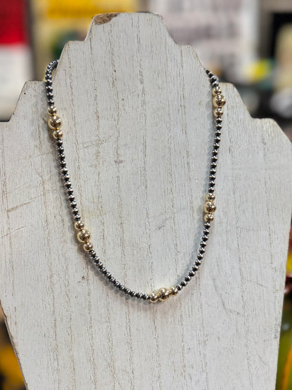 {Lubbock} Gold & Silver Pearl Necklace