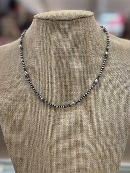 {Emma} Barrel Silver Pearl Necklace