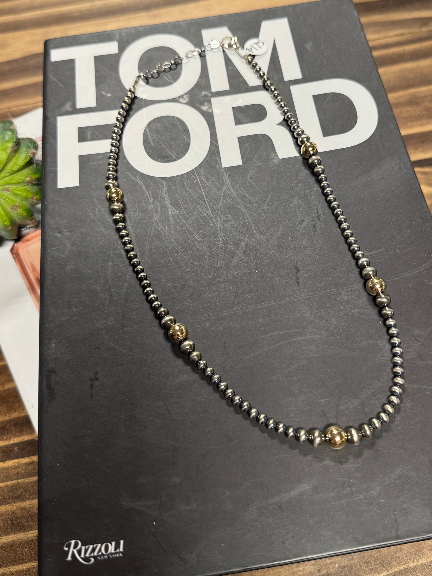 {Kelly} Gold & Silver Graduated Pearl Necklace