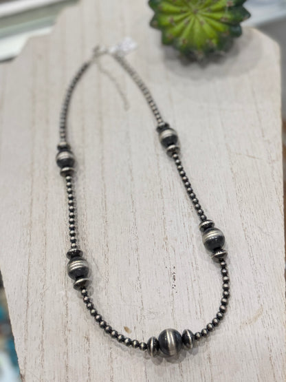 {Cowgirls} Graduated Pearls Necklace