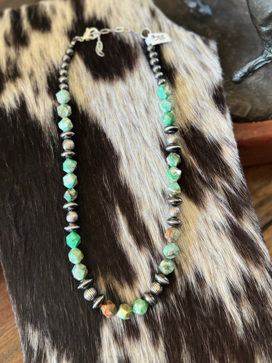 {Greens} Pearl Necklace