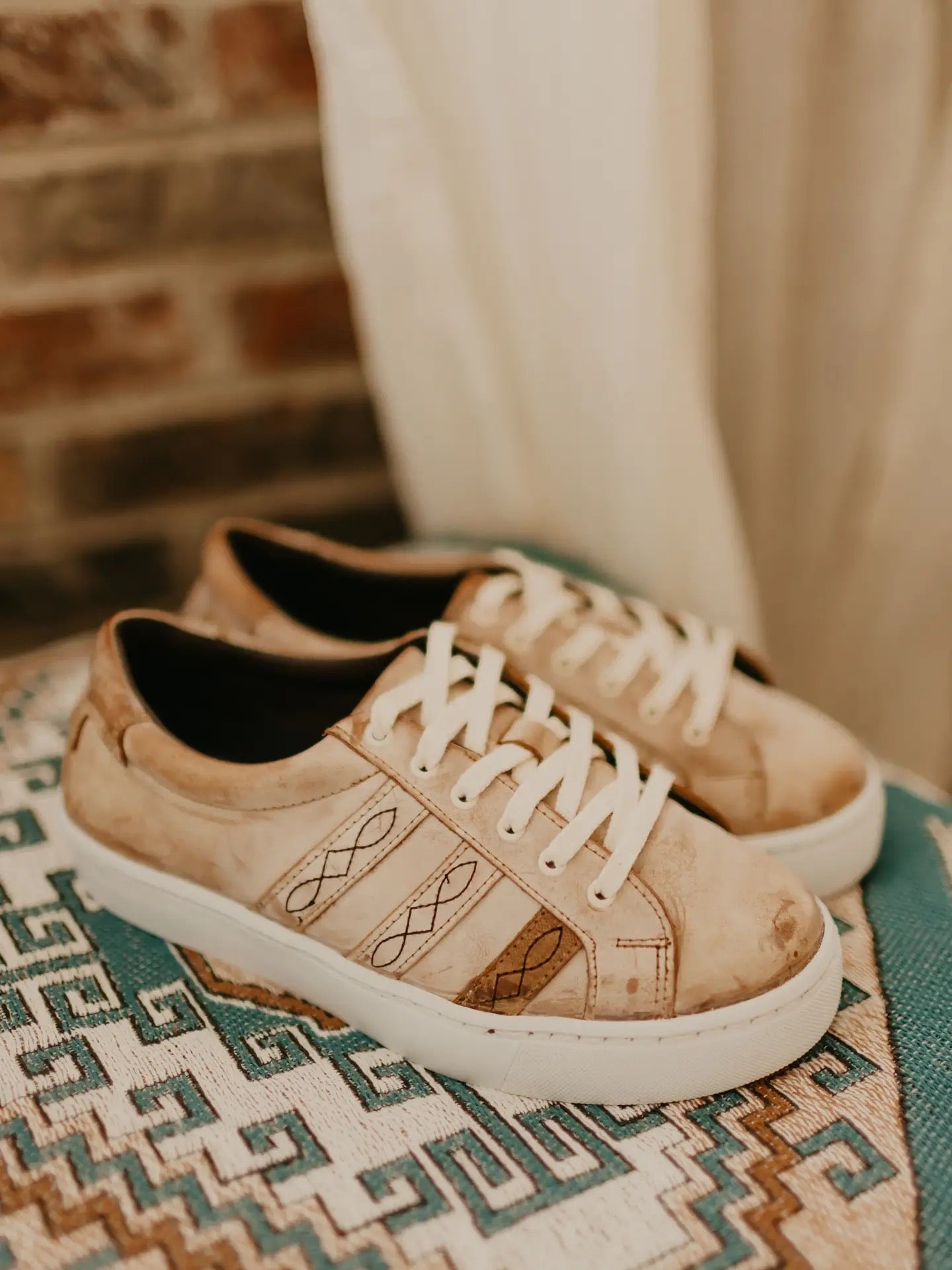 Sheridan Western Tennis Shoes