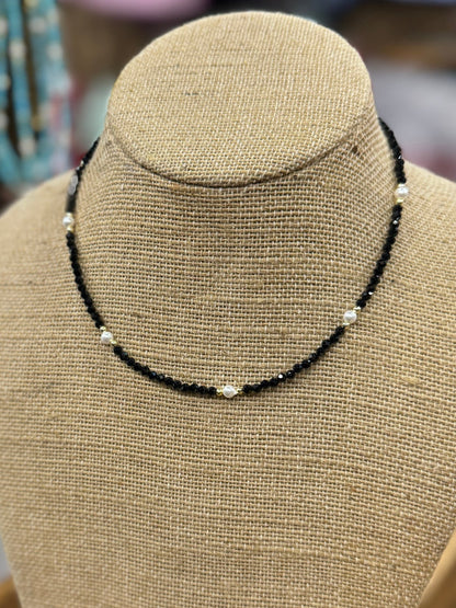 [Bella] Black, Pearl & Gold Necklace - Cowgirls & City Chics