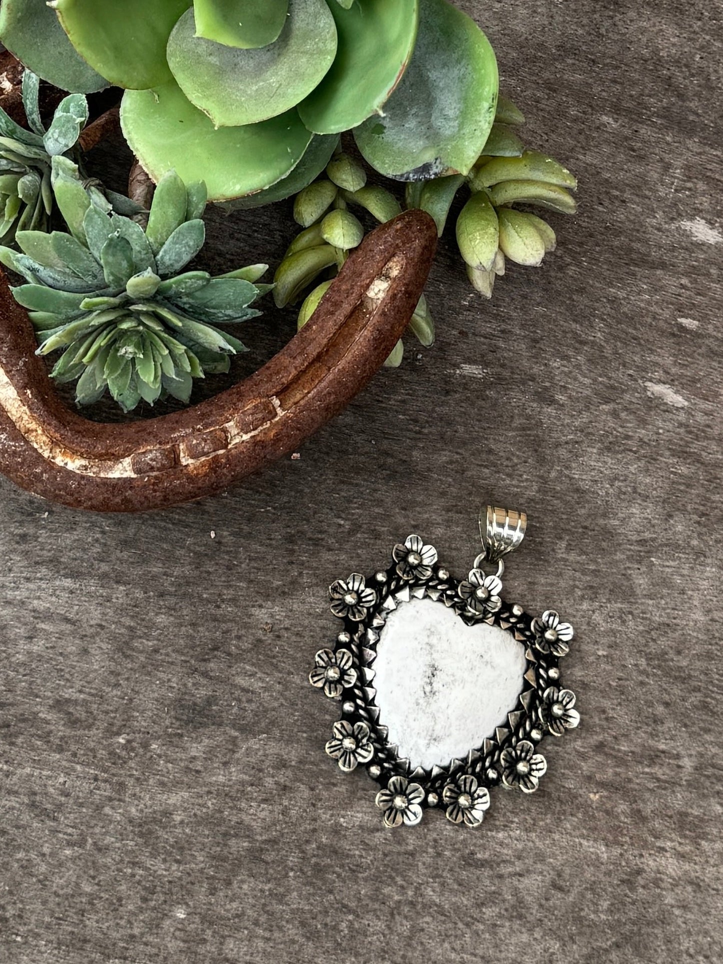 Bone Heart Flower Pendent - Cowgirls & City Chics