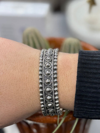 {Concho} Silver Dot Cuff - Cowgirls & City Chics