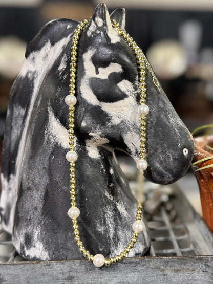 {Daisy} Pearl & Gold Necklace - Cowgirls & City Chics