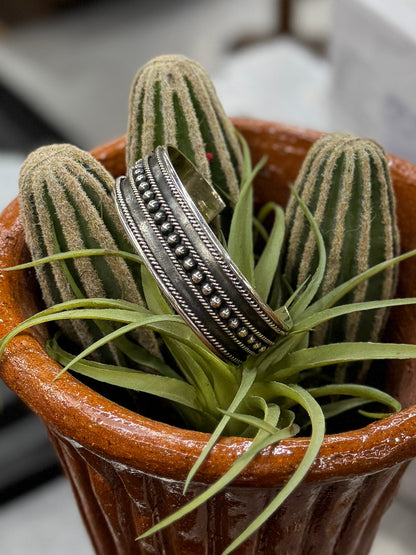 {Del Rey} Silver Retro Cuff - Cowgirls & City Chics