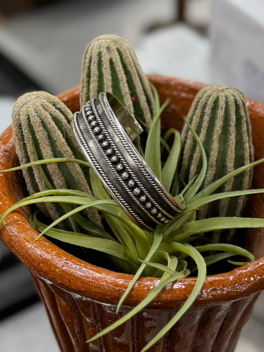 {Del Rey} Silver Retro Cuff - Cowgirls & City Chics