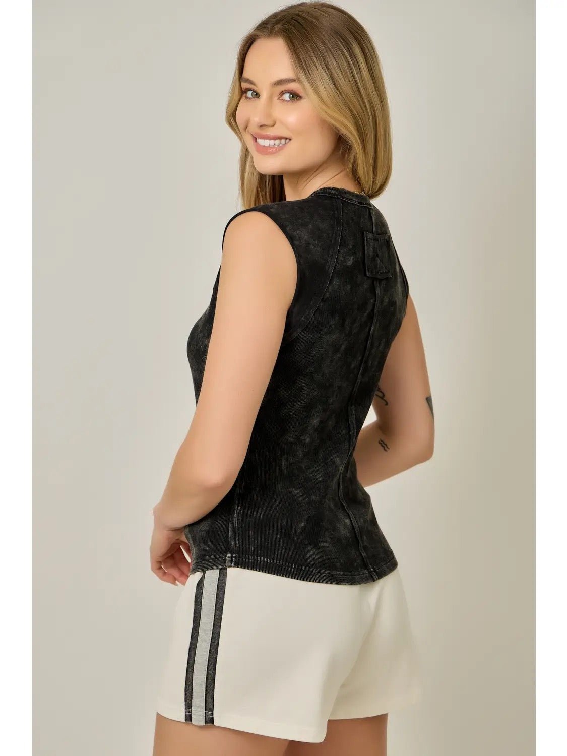 Exposed Seam Ribbed Tee - Cowgirls & City Chics