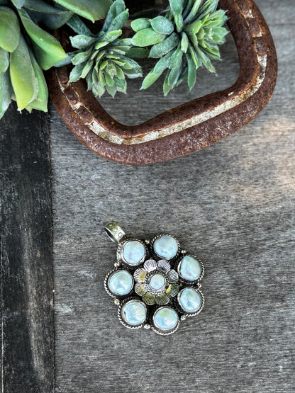 Flower Pearl Pendent - Cowgirls & City Chics