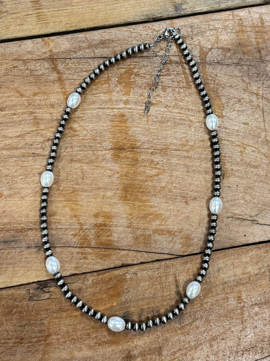 Freshwater Pearls Neckalce - Cowgirls & City Chics