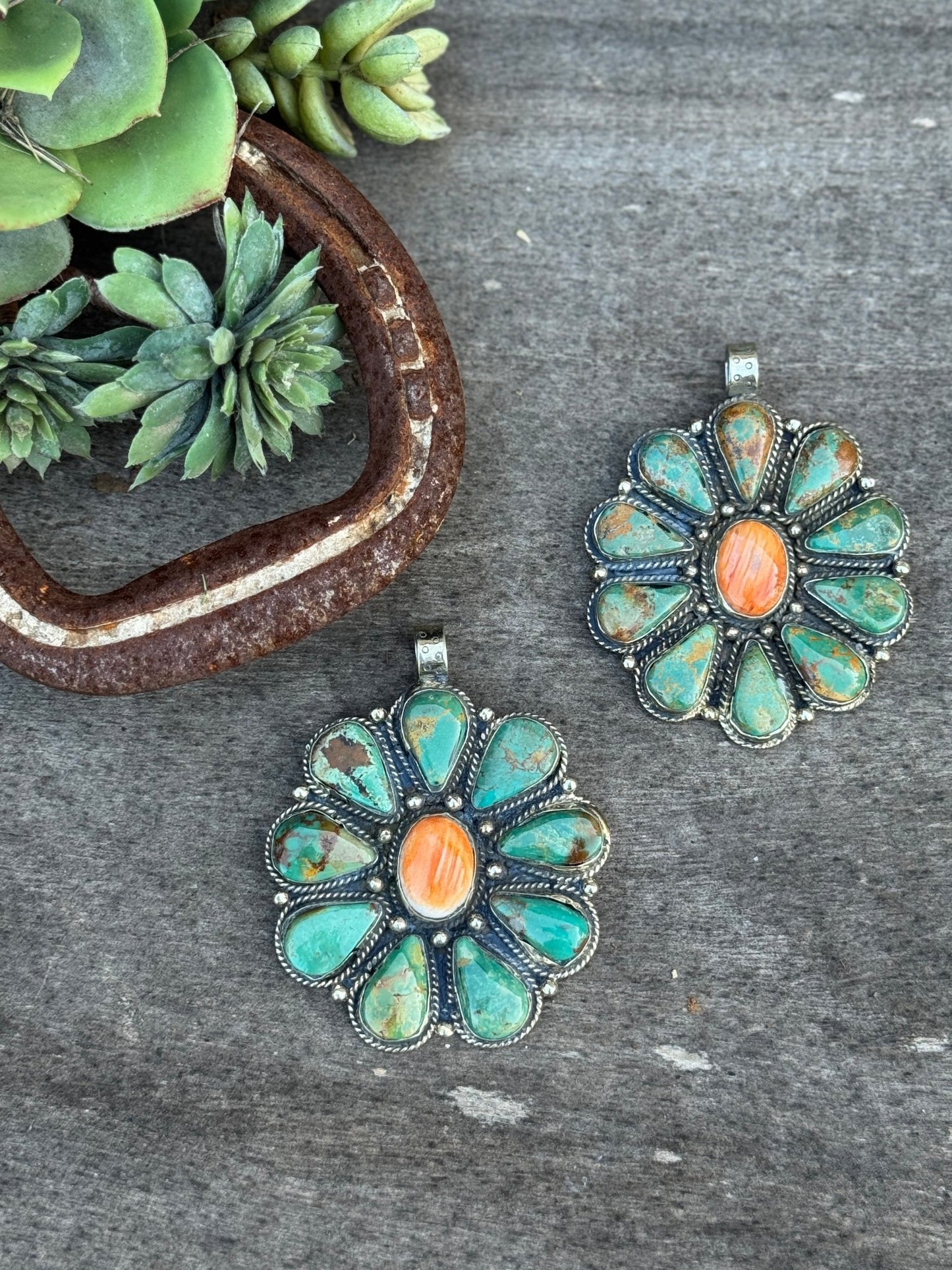 Green Kingman & Spiny Oyster Cluster Pendent - Cowgirls & City Chics