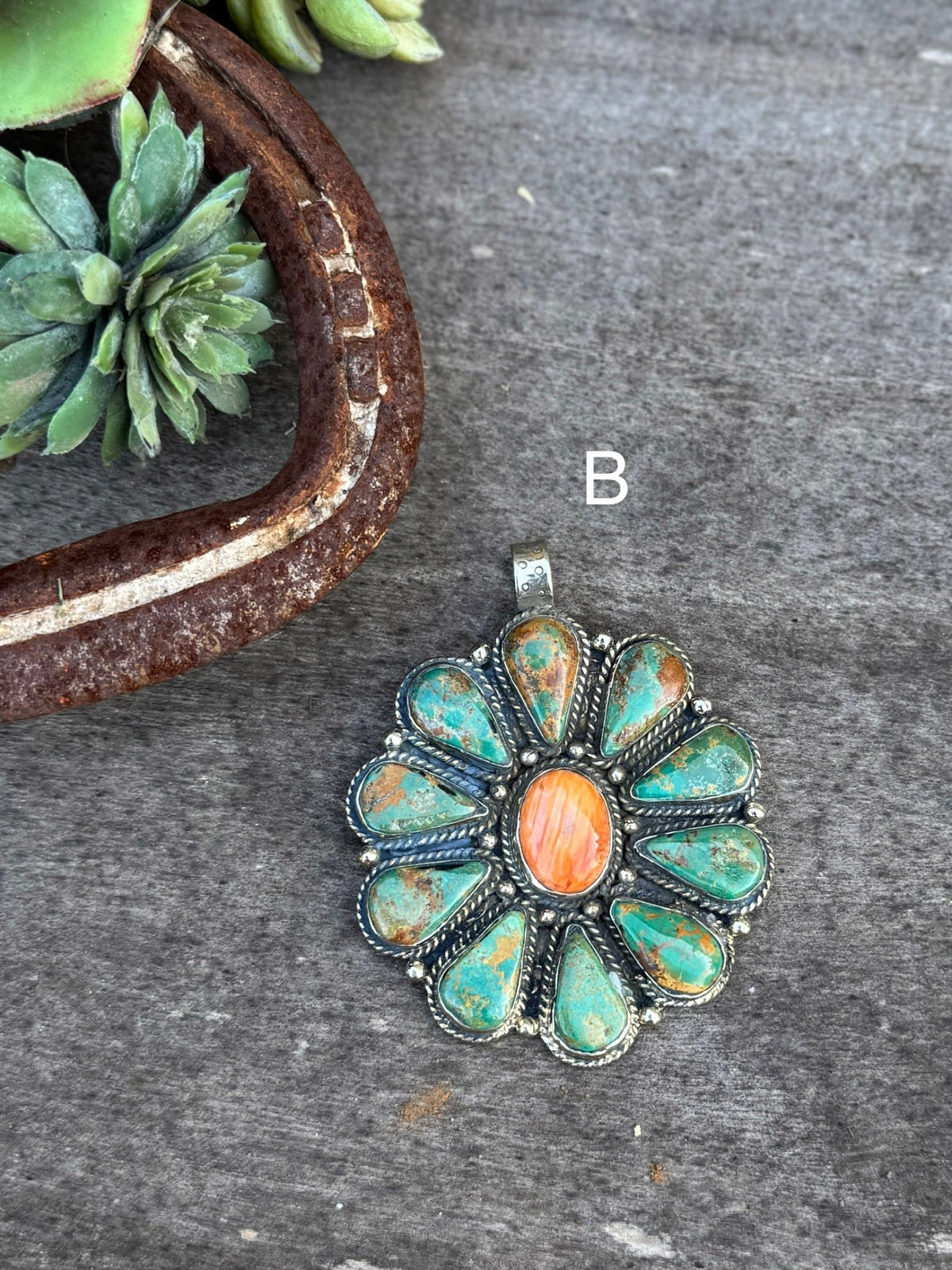 Green Kingman & Spiny Oyster Cluster Pendent - Cowgirls & City Chics