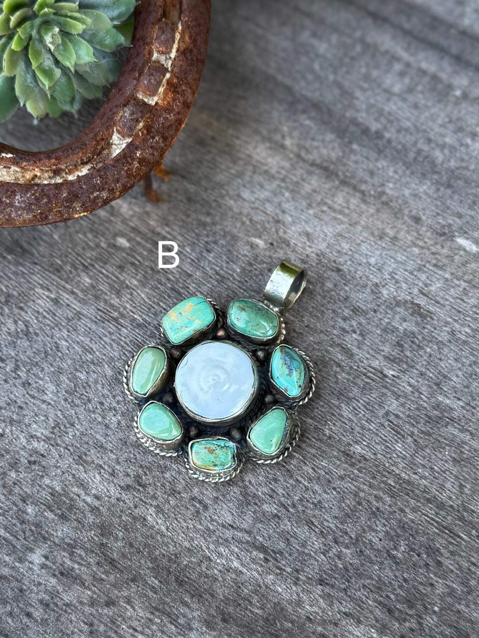 Kingman & Pearl Cluster Pendent - Cowgirls & City Chics