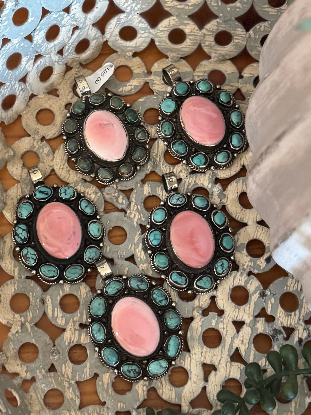 Kingman & Pink Conch Oval Pendent - Cowgirls & City Chics