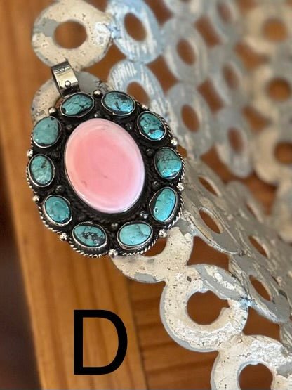 Kingman & Pink Conch Oval Pendent - Cowgirls & City Chics