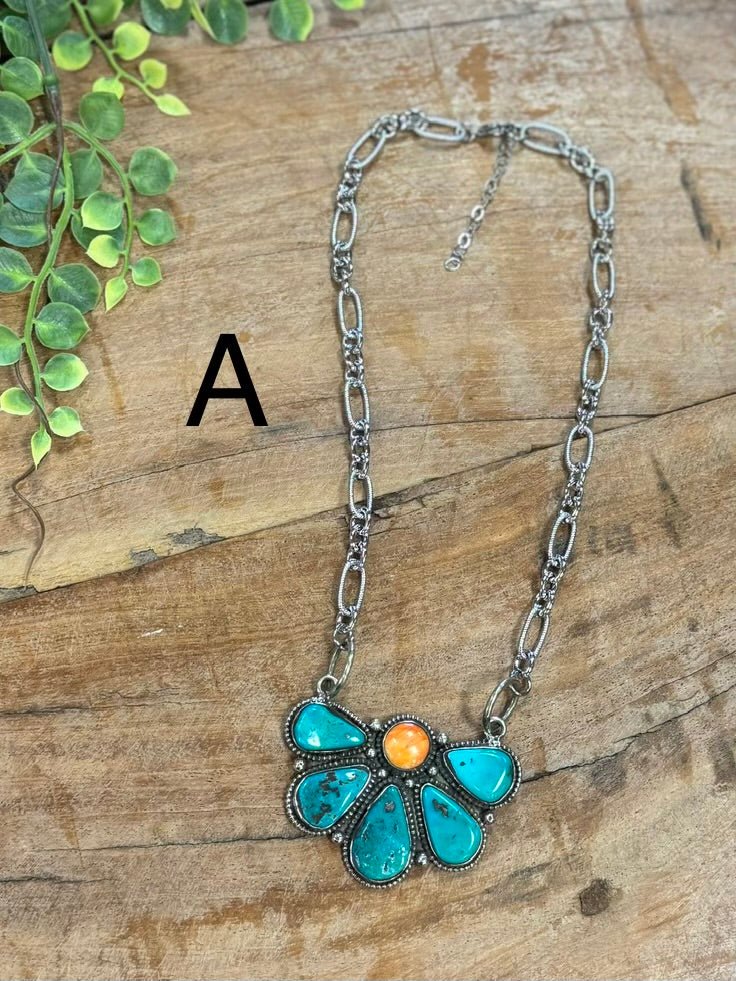Kingman & Spiny Cluster Pendent Necklace - Cowgirls & City Chics