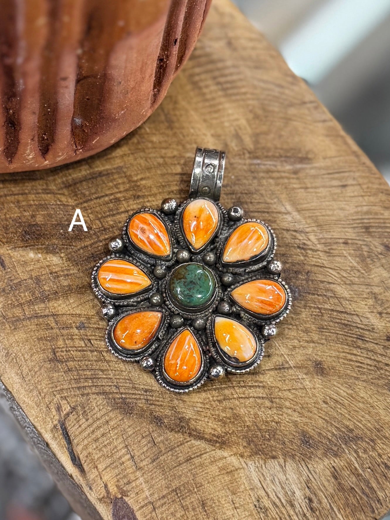 Kingman & Spiny Oyster Pendent - Cowgirls & City Chics
