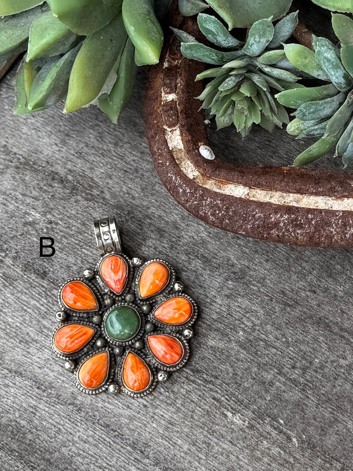 Kingman & Spiny Oyster Pendent - Cowgirls & City Chics
