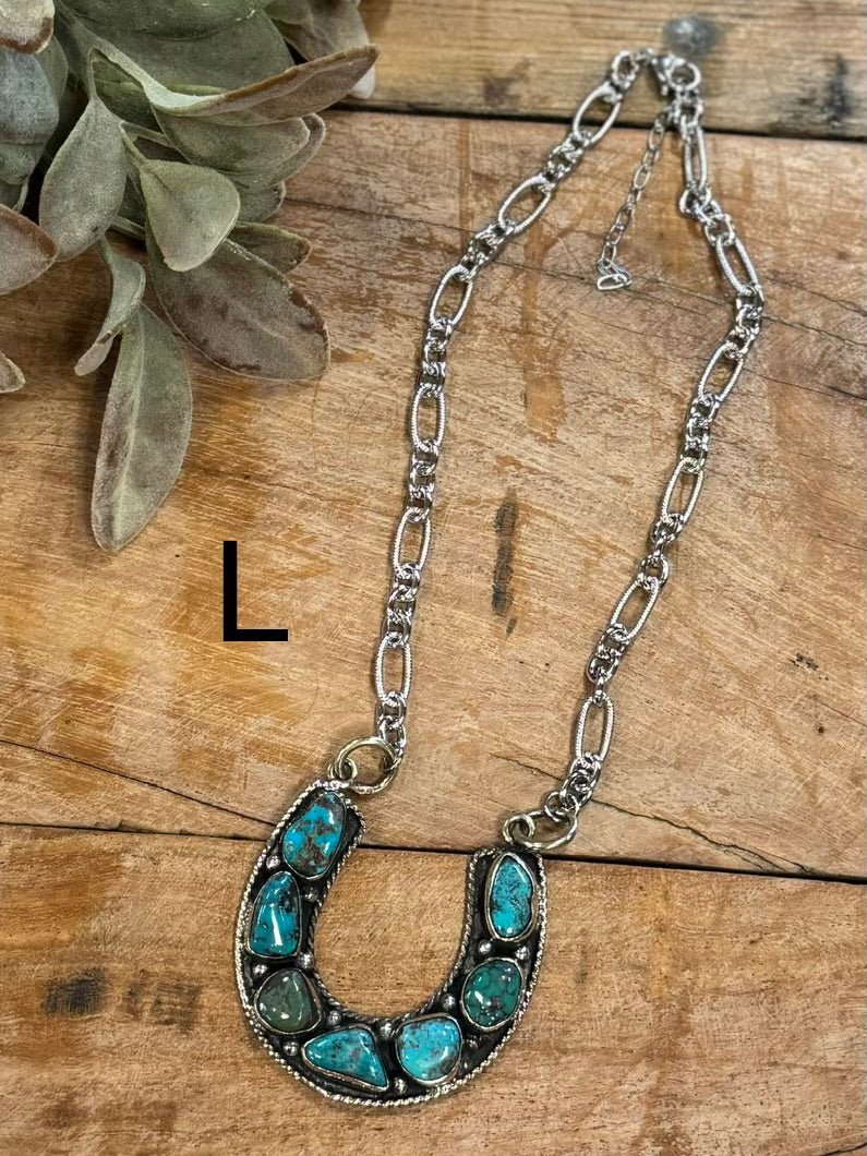 {Lucky} Kingman Horseshoe Necklace - Cowgirls & City Chics