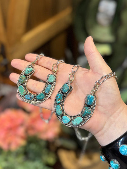 {Lucky} Kingman Horseshoe Necklace - Cowgirls & City Chics