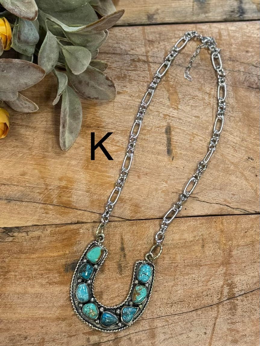 {Lucky} Kingman Horseshoe Necklace - Cowgirls & City Chics